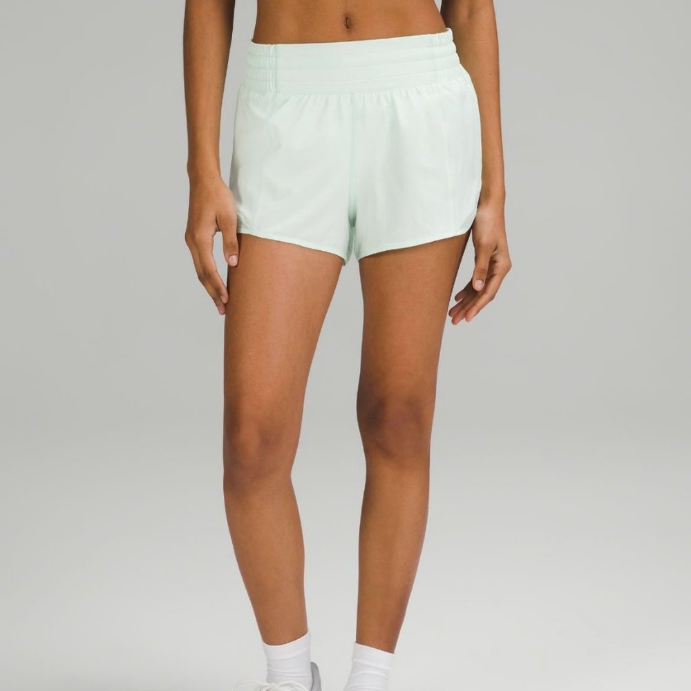 Lululemon Hotty Hot High-Rise Lined Short 2.5"